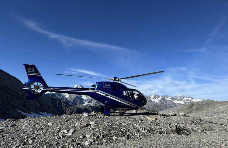 Photos on our landing site. Snow levels vary seasonally, if you want a snow landing, we recommend booking a 35-minute flight which can reach snow all year round.
