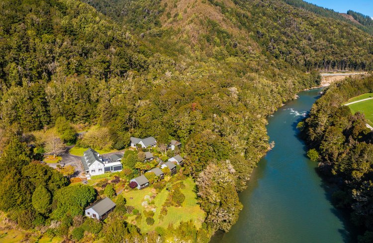 Estate_Aerial_Property_Summer-min
